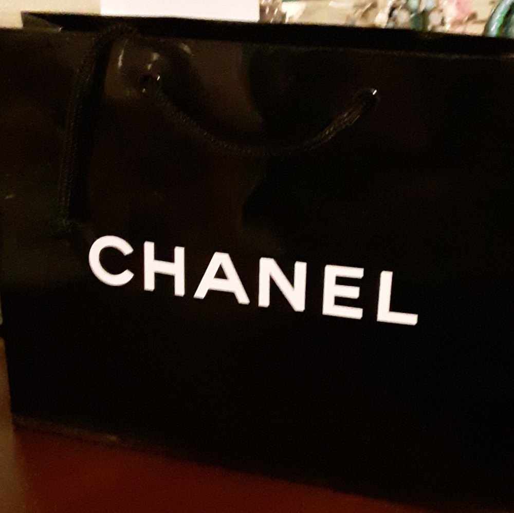 Chanel gift bag NEW glossy 8 x 10 x 3
